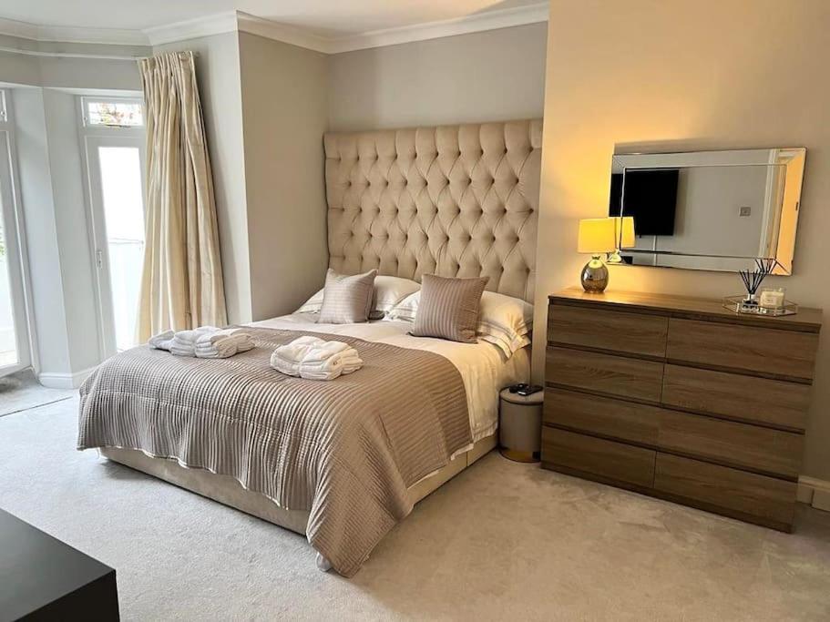 Leyla's Stunning Londra